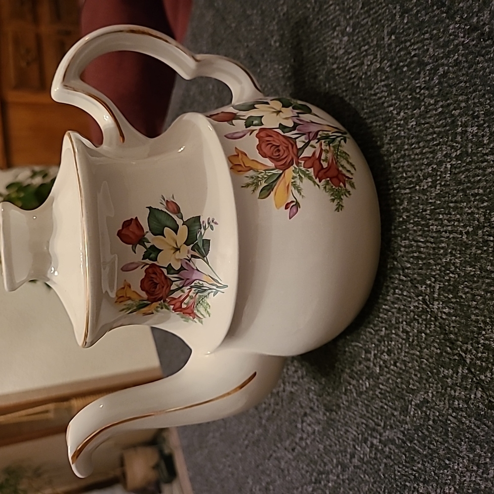 Teapot. - Picture 2 of 8